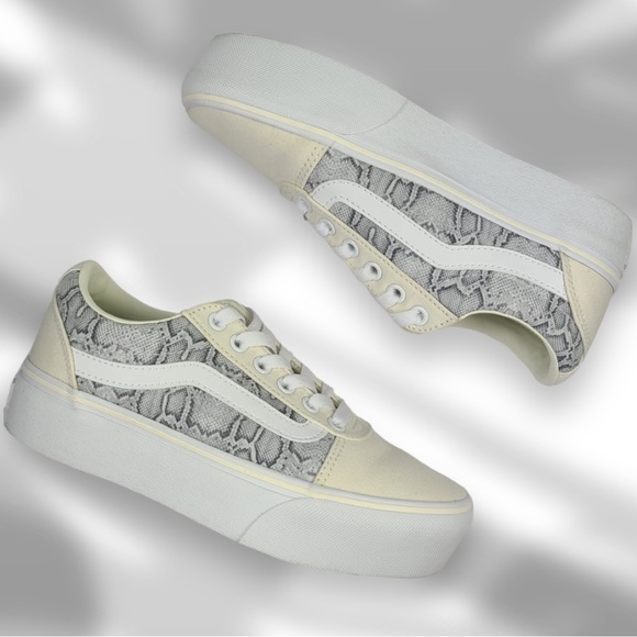 VANS WARD LO PLATFORM SNEAKER - WOMEN'S SIZE 6 - Picture 2 of 3